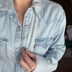 Women's Levi's Iconic Western Denim Shirt Large